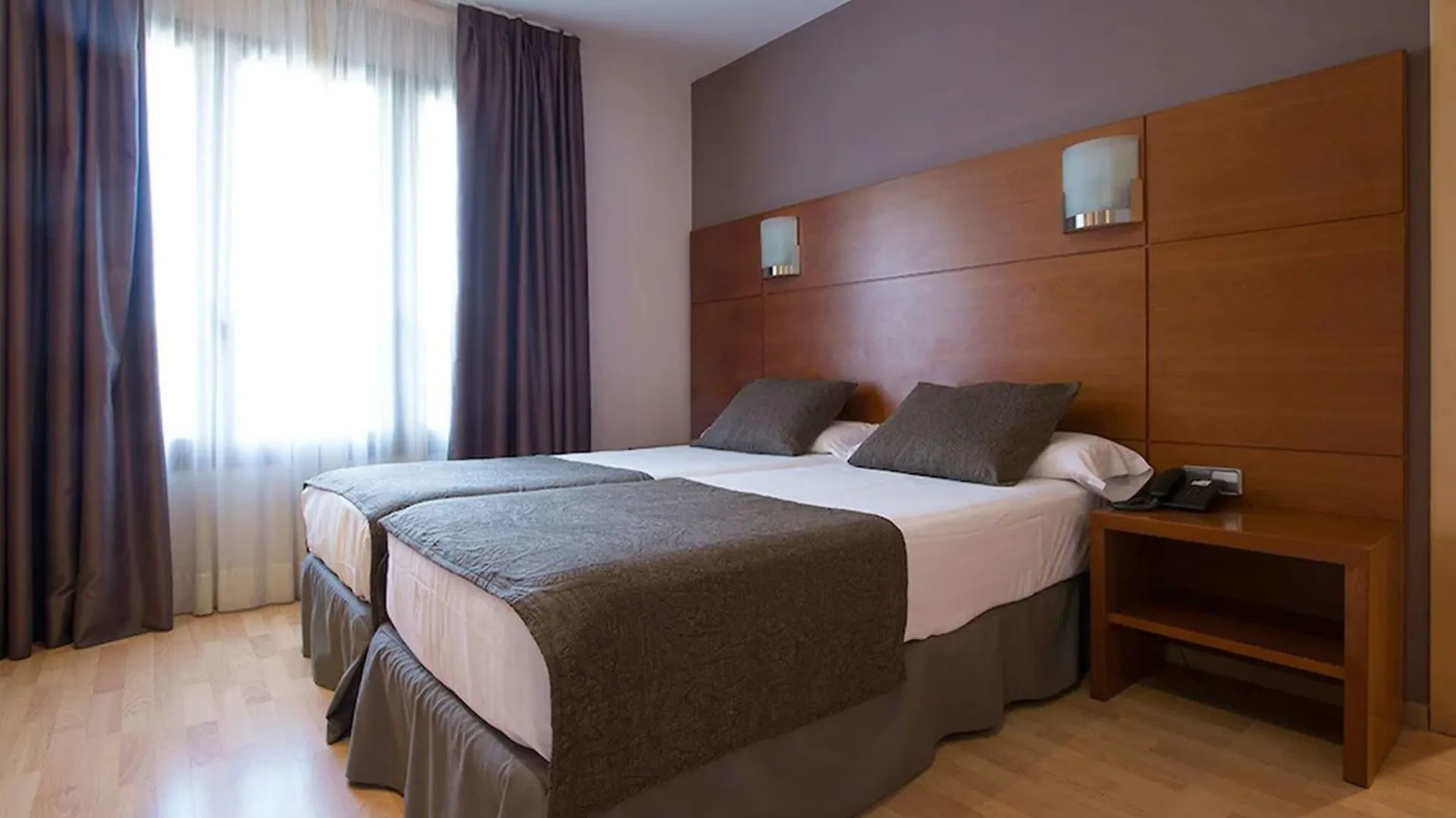 **  Hotel Via Augusta Barcelona España