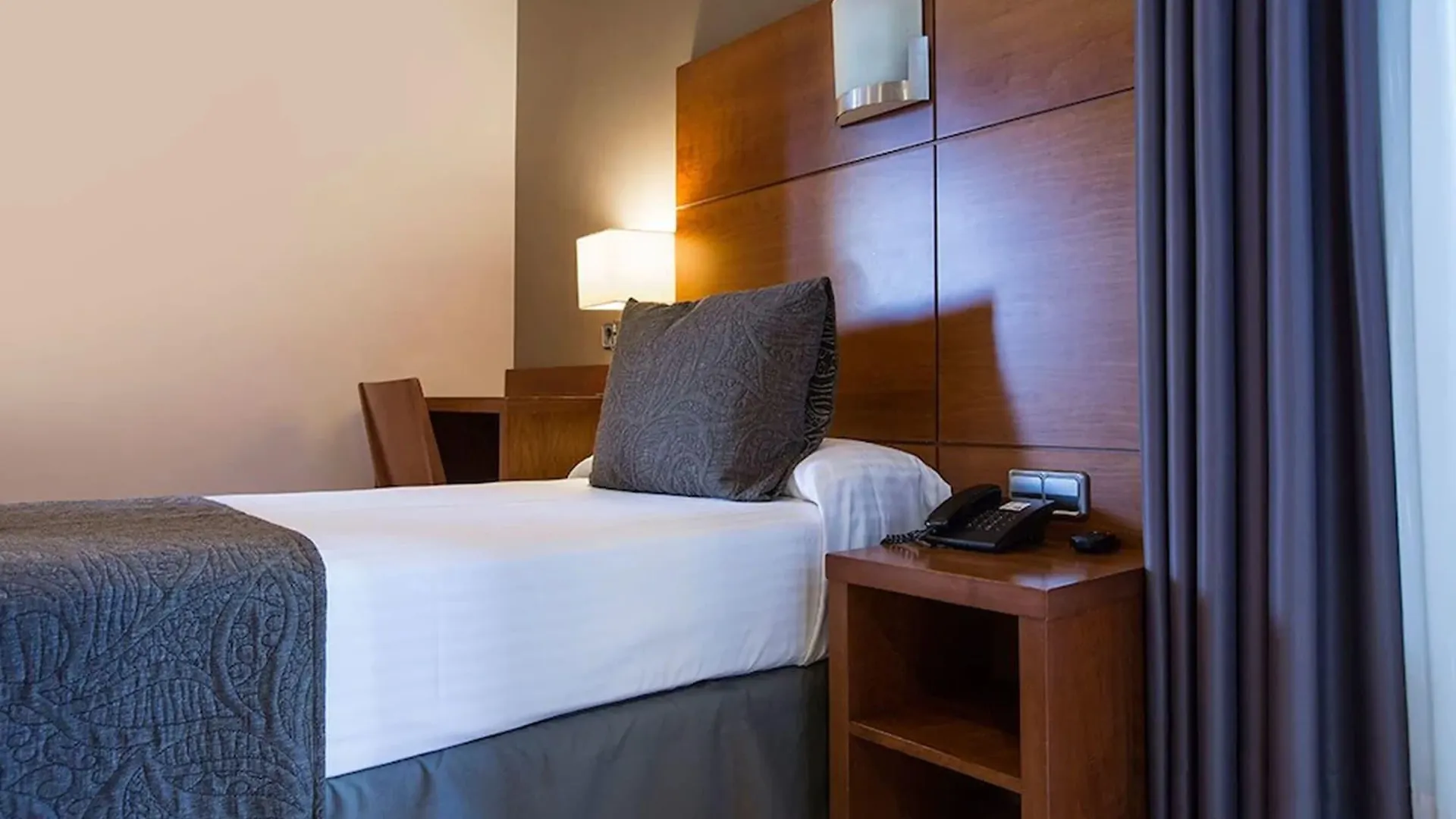 **  Hotel Via Augusta Barcelona España
