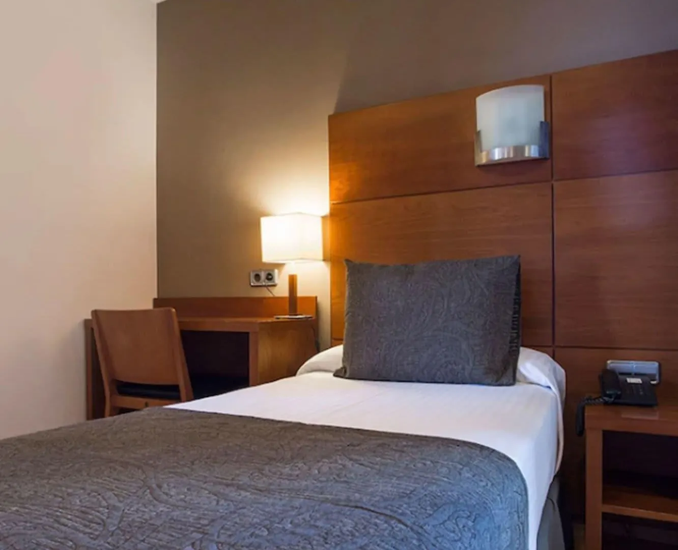 Hotel Via Augusta Barcelona 2*,