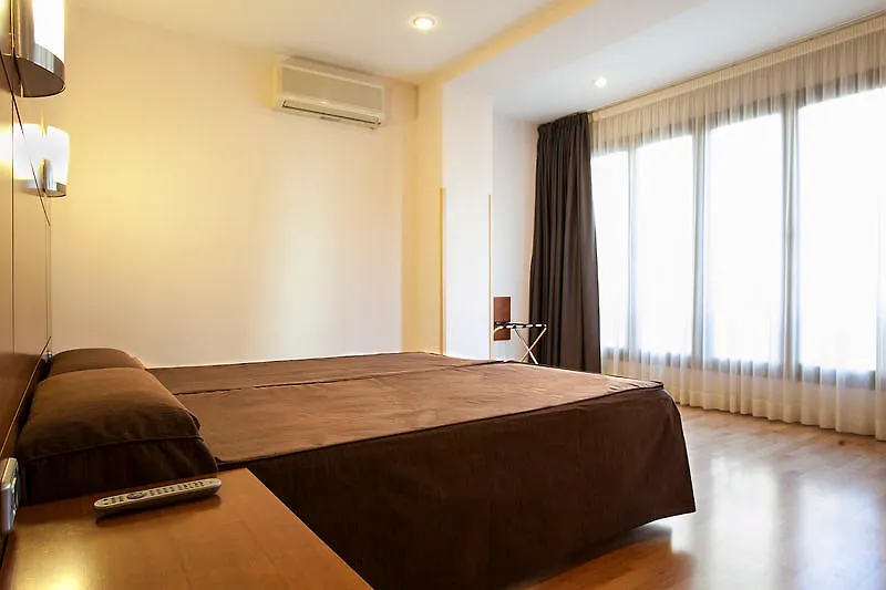 Hotel Via Augusta Barcelona 2*,