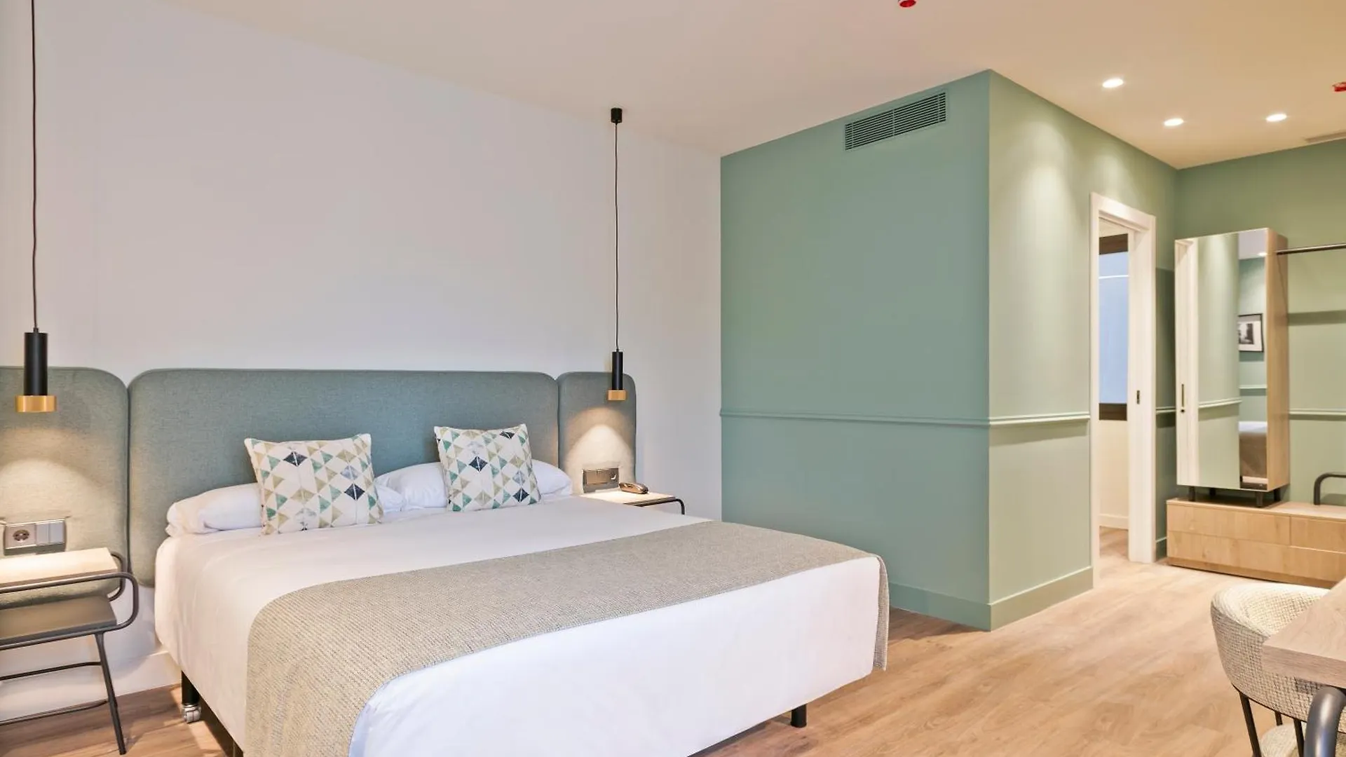 Hotel Via Augusta Барселона 2*,